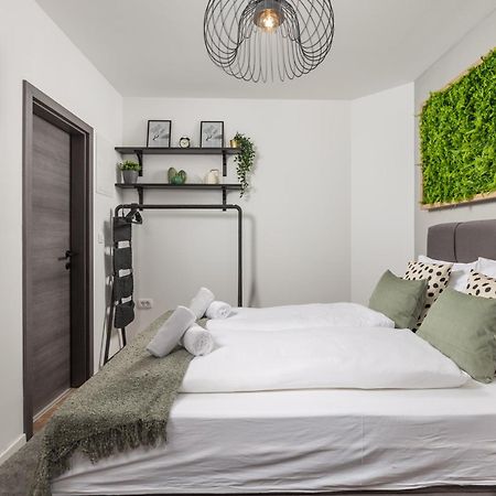 Apartments & Rooms One World Rijeka Dış mekan fotoğraf
